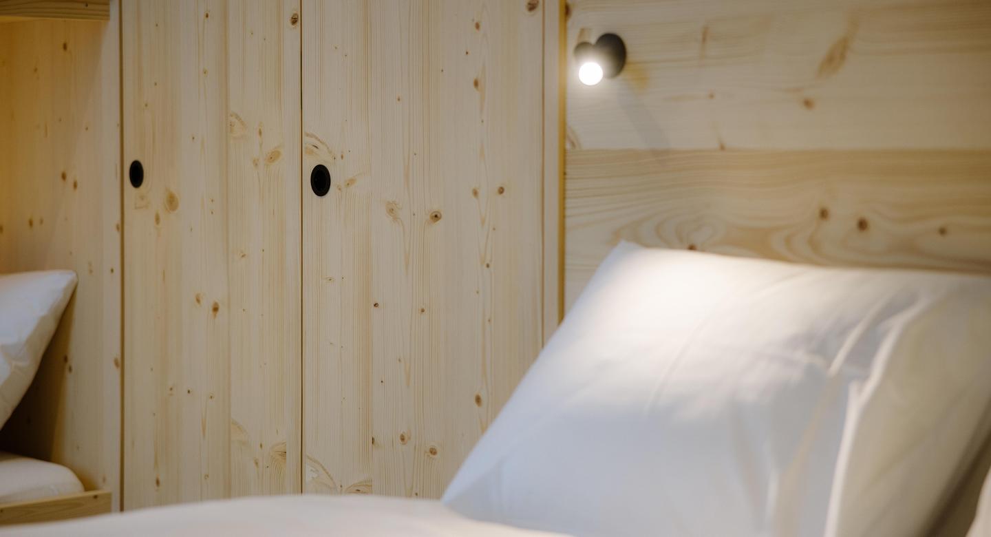 Wood Veneered Board Knotty Spruce2