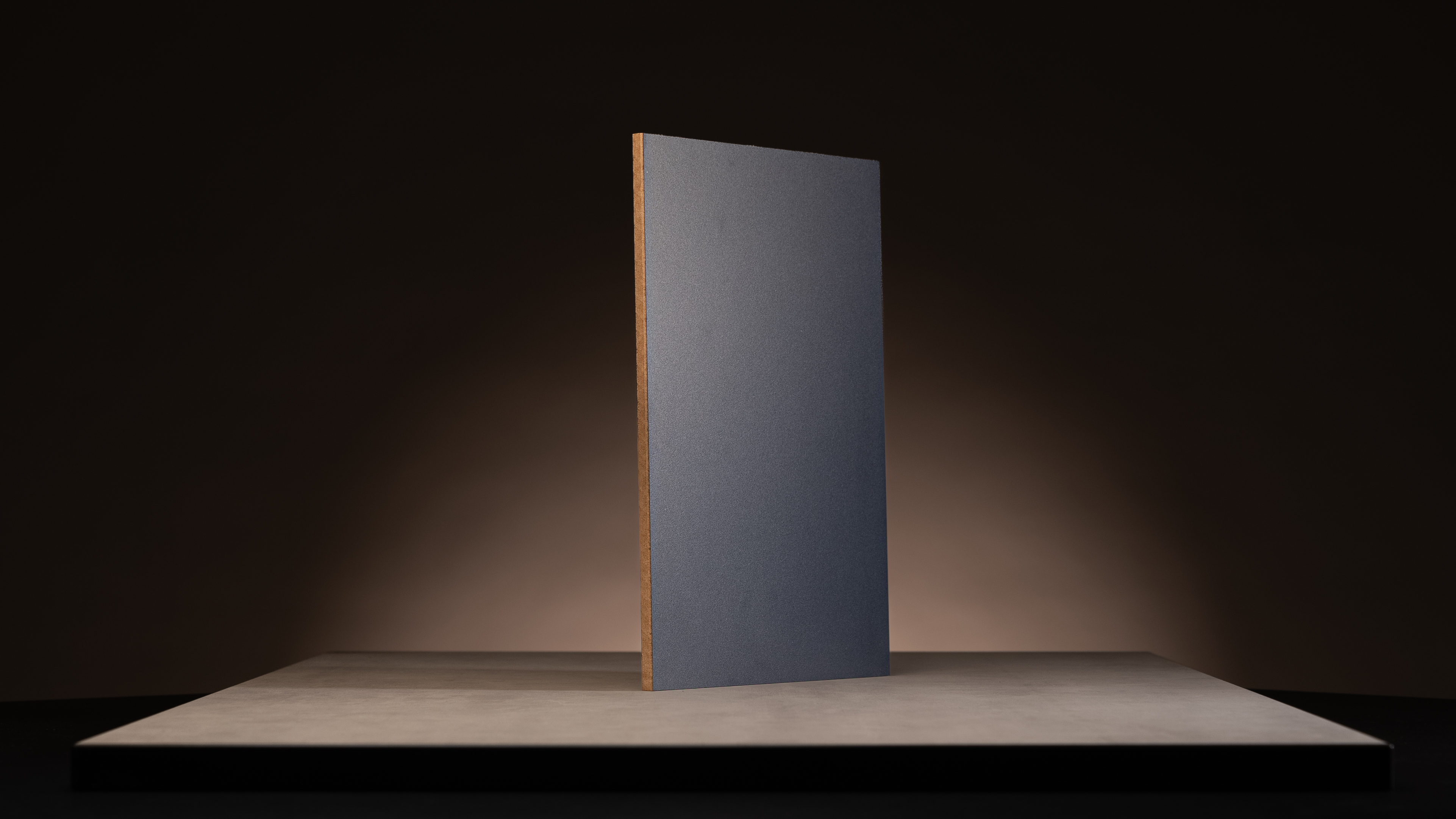 Melaminbelagte MDF med en mørkeblå melamin