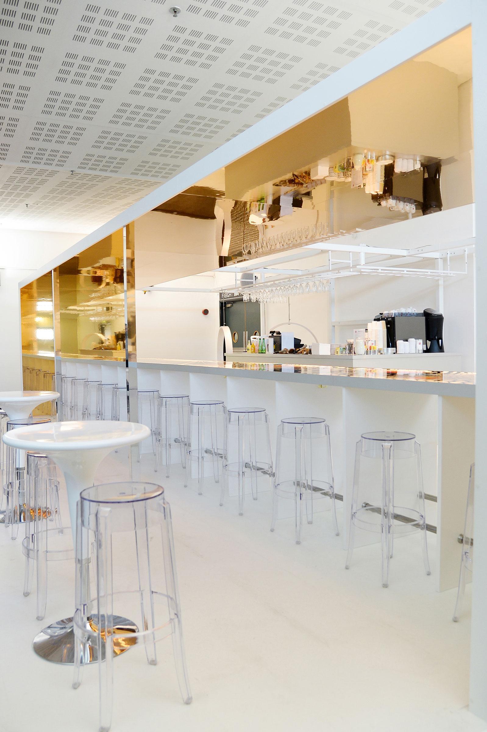 DM Gold AW Photo Beth Crockatt Photography